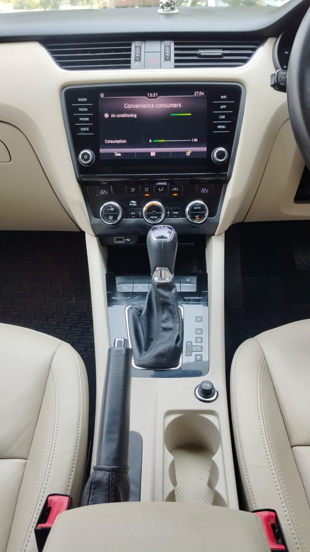 Second-hand 2020 Skoda Octavia 2.0 TDI AT L K for sale in New Delhi-14