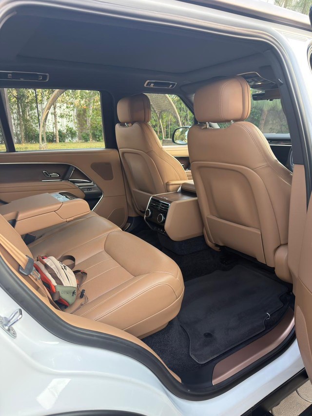 Second-hand 2023 Land Rover Range Rover 3.0 l LWB HSE PHEV for sale in New Delhi-8