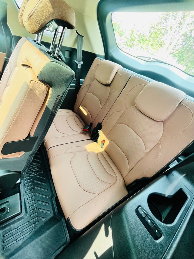 Second-hand 2023 MG Hector Plus 1.5 Turbo Savvy Pro CVT 7 Str BSVI for sale in New Delhi-10