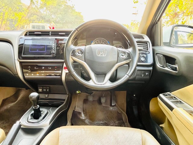Second-hand 2018 Honda City i-VTEC VX for sale in New Delhi-14
