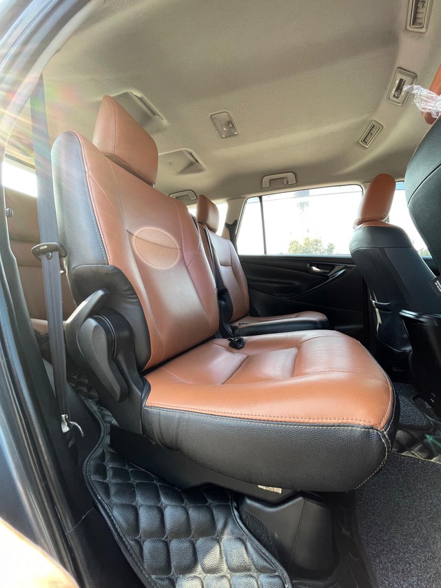 Toyota Innova Crysta 2.4 G Plus MT BSIV Second-hand 2019 Toyota Innova Crysta 2.4 G Plus MT BSIV for sale in New Delhi-15