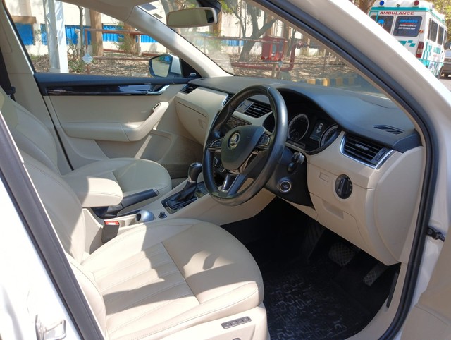 Second-hand 2018 Skoda Octavia 1.8 TSI AT L K for sale in Bangalore-11