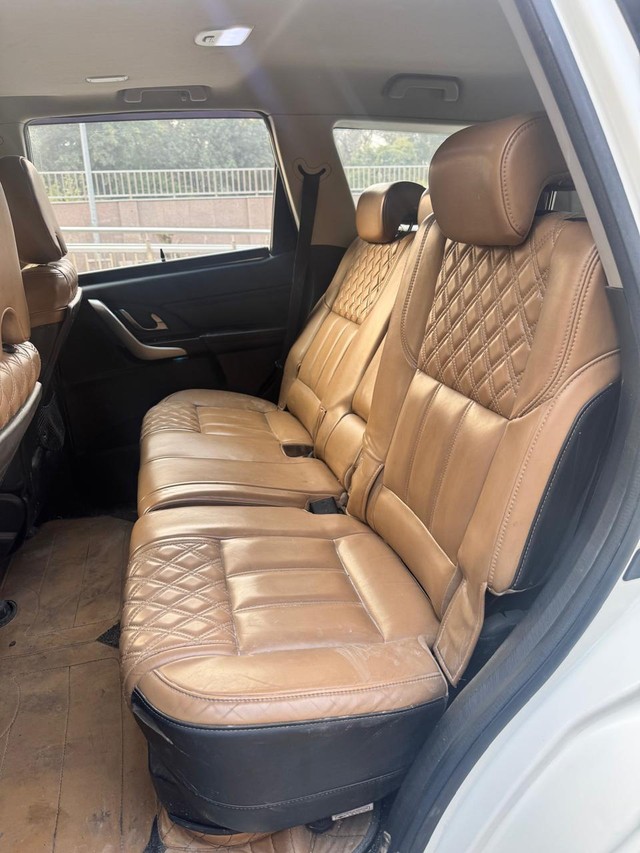 Second-hand 2019 Mahindra XUV500 W11 FWD Diesel for sale in New Delhi-11
