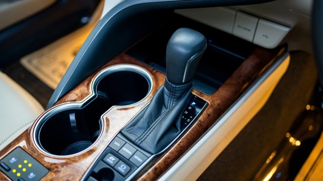 Second-hand 2024 Toyota Camry 2.5 Hybrid for sale in New Delhi-11