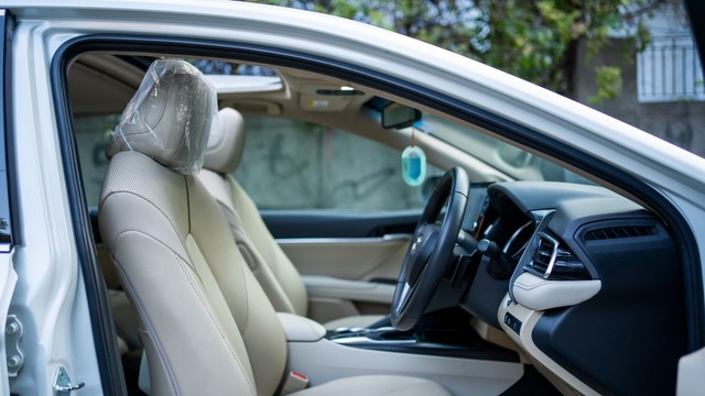 Second-hand 2024 Toyota Camry 2.5 Hybrid for sale in New Delhi-11