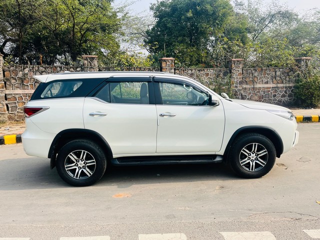 Second-hand 2018 Toyota Fortuner 2.8 2WD AT BSIV for sale in New Delhi-1