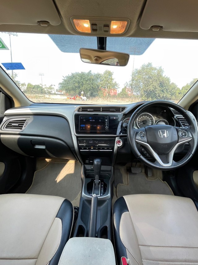Second-hand 2019 Honda City i-VTEC CVT VX for sale in New Delhi-11