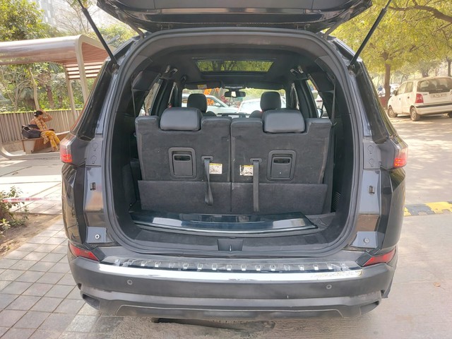 Second-hand 2022 Tata Safari XZA Plus AT BSVI for sale in New Delhi-15