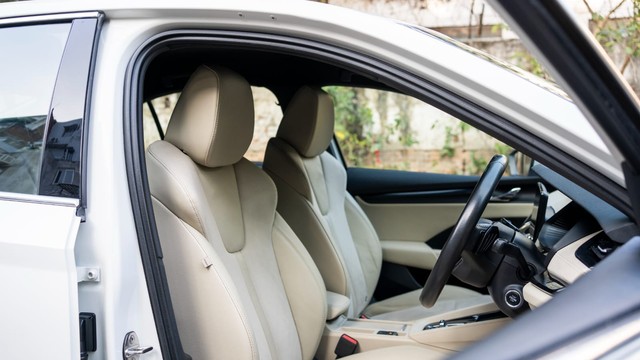 Second-hand 2022 Skoda Octavia Laurin and Klement for sale in New Delhi-8