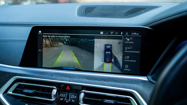 Second-hand 2023 BMW X5 xDrive40i M Sport for sale in New Delhi-15