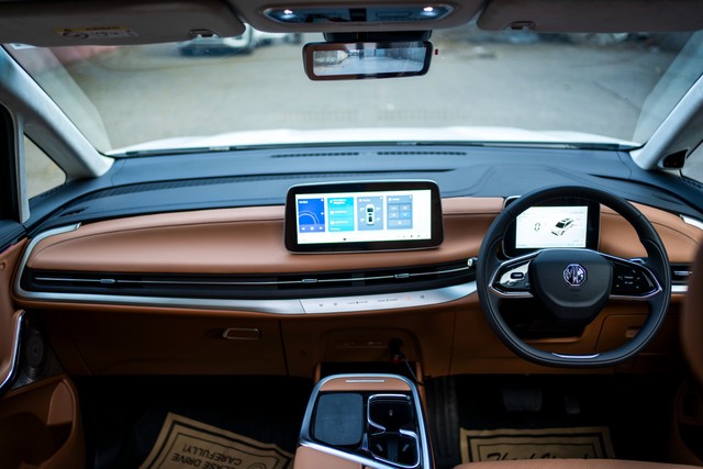 Second-hand 2025 MG M9 Presidential Limo for sale in New Delhi-5