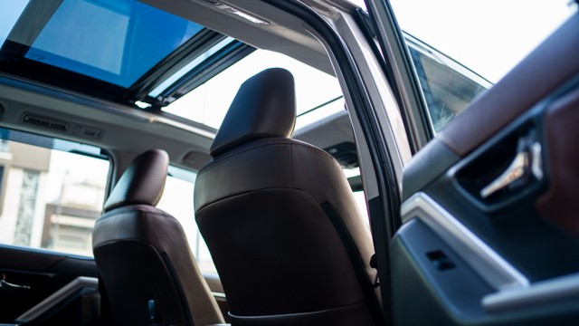 Second-hand 2025 Toyota Innova Hycross ZX Hybrid for sale in New Delhi-10