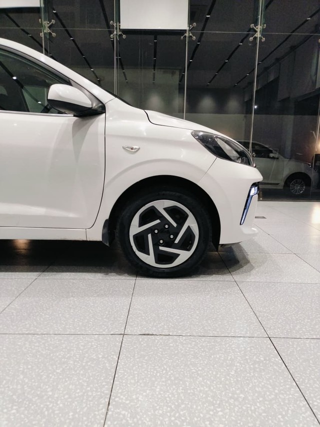 Second-hand 2024 Hyundai Aura S CNG for sale in Jaipur-5