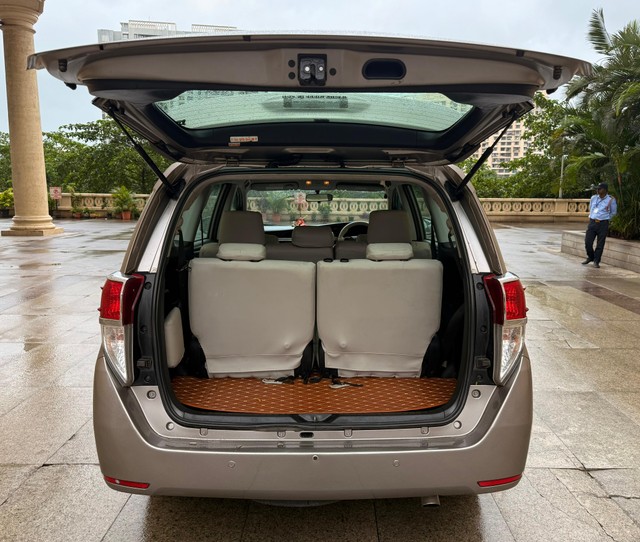 Second-hand 2016 Toyota Innova Crysta 2.4 G MT 8S BSIV for sale in Thane-13