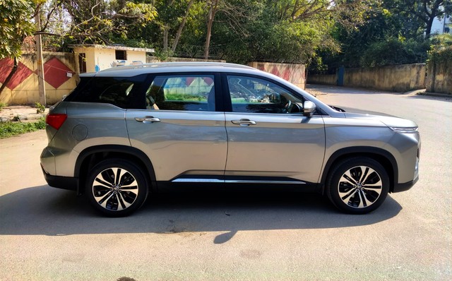 MG Hector Plus 1.5 Turbo Sharp Pro CVT 7 Str BSVI Second-hand 2023 MG Hector Plus 1.5 Turbo Sharp Pro CVT 7 Str BSVI for sale in New Delhi-1