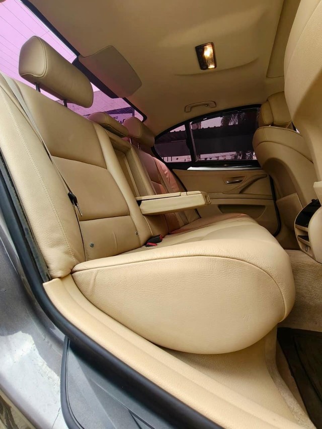 Second-hand 2012 BMW 5 Series 520d Sedan for sale in Chennai-8