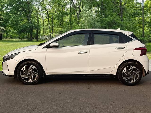https://images10.gaadi.com/usedcar_image/AP3A.240617.008/original/c31095b2-6dd8-40b0-a4f3-825afaba8b73.jpg?imwidth=6401