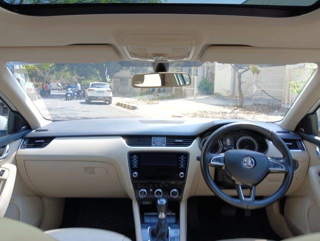 Second-hand 2018 Skoda Octavia 1.8 TSI AT L K for sale in Bangalore-12