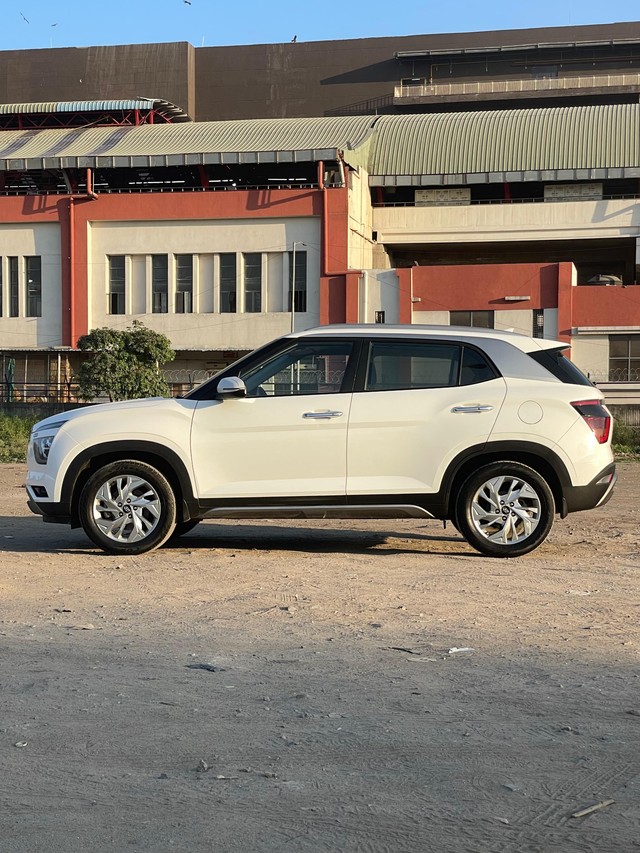 Second-hand 2023 Hyundai Creta SX IVT for sale in New Delhi-3