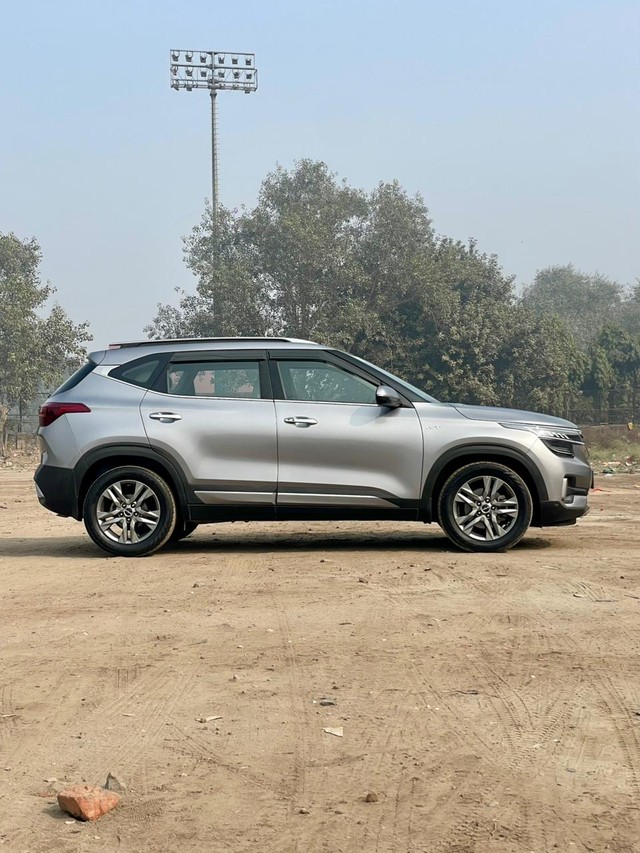 Second-hand 2022 Kia Seltos HTX IVT G for sale in New Delhi-1