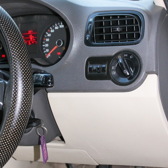 Volkswagen Vento Petrol Comfortline Second-hand 2012 Volkswagen Vento Petrol Comfortline for sale in Ahmedabad-13