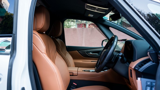 Second-hand 2025 Toyota Vellfire VIP Executive Lounge for sale in New Delhi-14