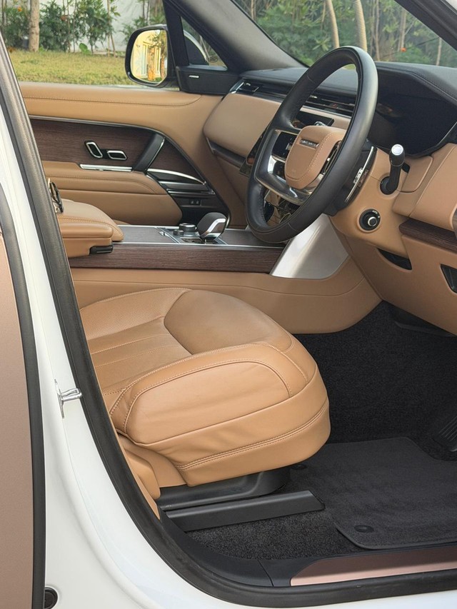 Second-hand 2023 Land Rover Range Rover 3.0 l LWB HSE PHEV for sale in New Delhi-6