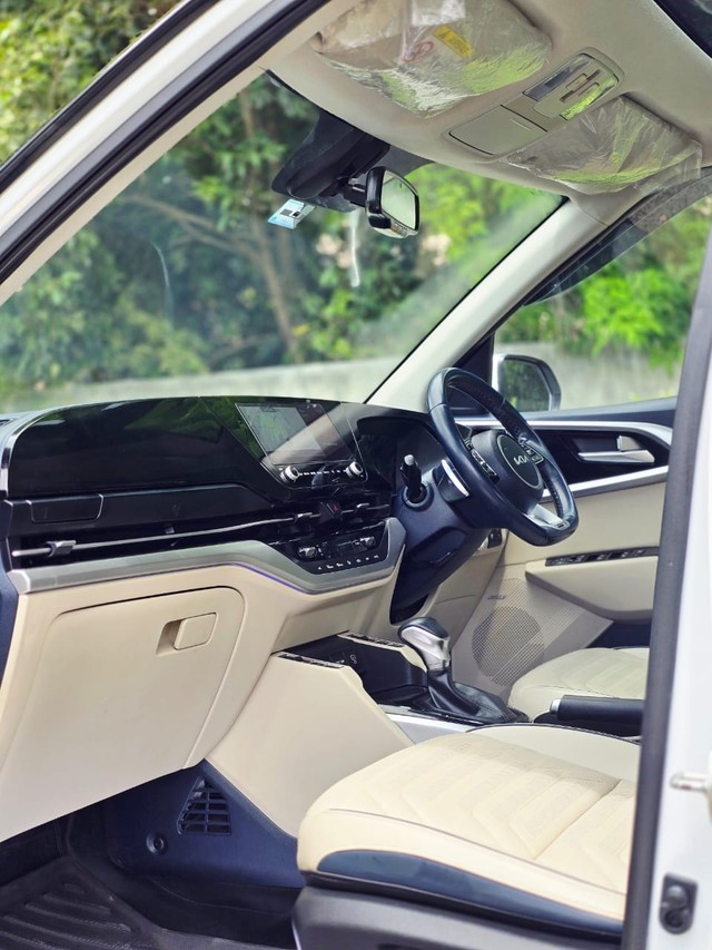 Second-hand 2022 Kia Carens Luxury Plus Diesel AT 6 STR BSVI for sale in Nashik-16