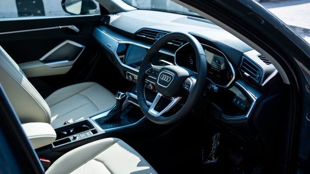 Second-hand 2025 Audi Q3 Technology for sale in New Delhi-6