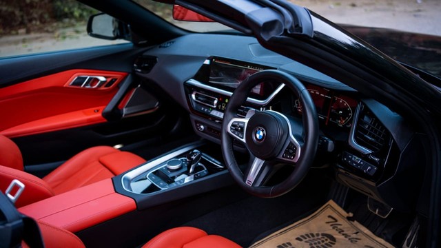 Second-hand 2025 BMW Z4 M40i for sale in New Delhi-2