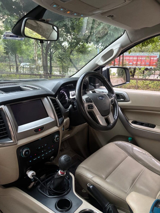 Second-hand 2019 Ford Endeavour Titanium 4X2 for sale in Indore-11