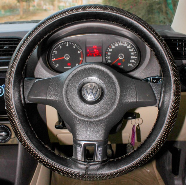 Volkswagen Vento Petrol Comfortline Second-hand 2012 Volkswagen Vento Petrol Comfortline for sale in Ahmedabad-14