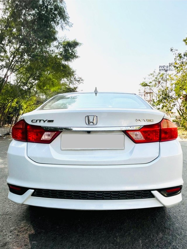 Second-hand 2018 Honda City i-VTEC VX for sale in New Delhi-7