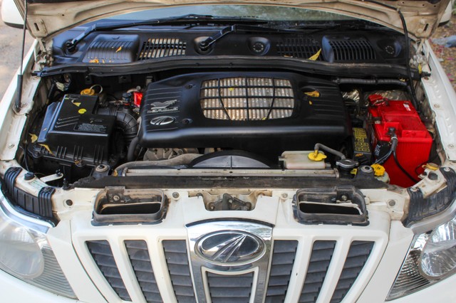 Second-hand 2011 Mahindra Xylo E8 for sale in Ahmedabad-7