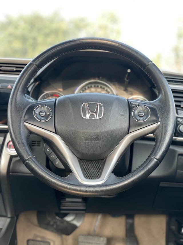 Second-hand 2019 Honda City i-VTEC CVT VX for sale in New Delhi-13