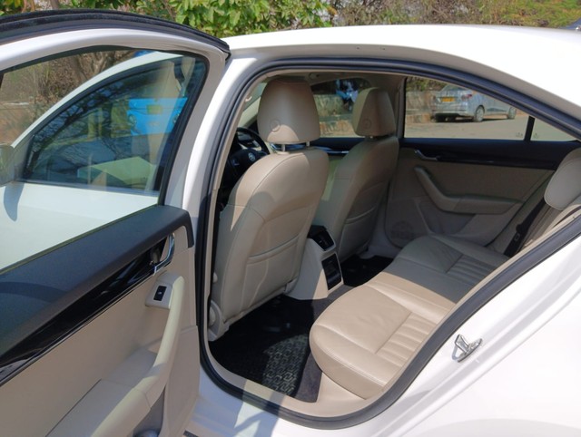 Second-hand 2018 Skoda Octavia 1.8 TSI AT L K for sale in Bangalore-6