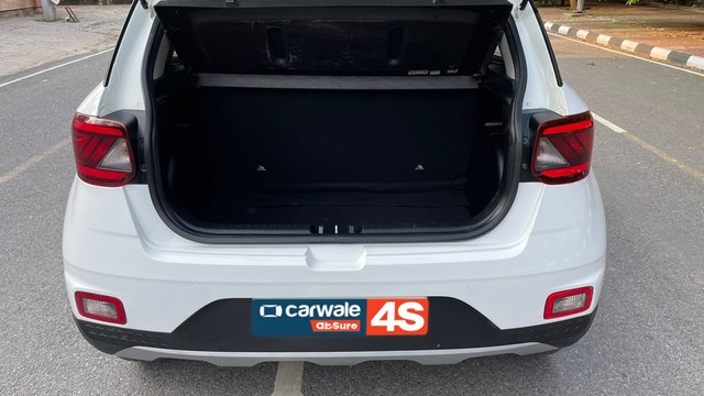 Second-hand 2019 Hyundai Venue S Turbo DCT BSIV for sale in New Delhi-7