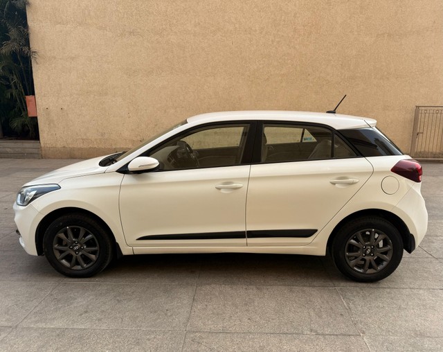 Second-hand 2018 Hyundai i20 1.2 Asta for sale in Thane-5
