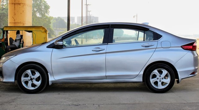 Second-hand 2014 Honda City i VTEC V for sale in Ahmedabad-3