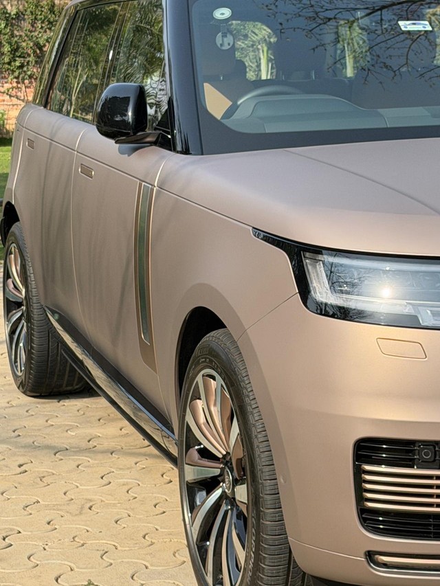 Second-hand 2023 Land Rover Range Rover 3.0 l LWB HSE PHEV for sale in New Delhi-7