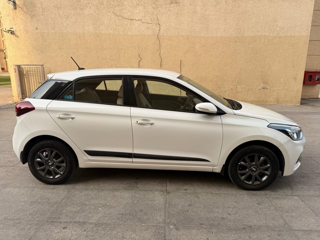 Second-hand 2018 Hyundai i20 1.2 Asta for sale in Thane-1