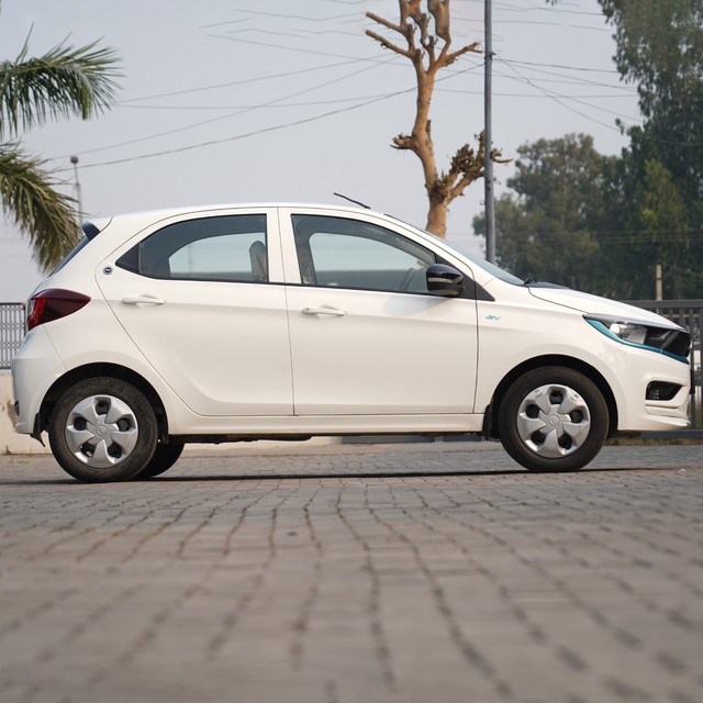 Second-hand 2023 Tata Tiago XT for sale in Gurgaon-1