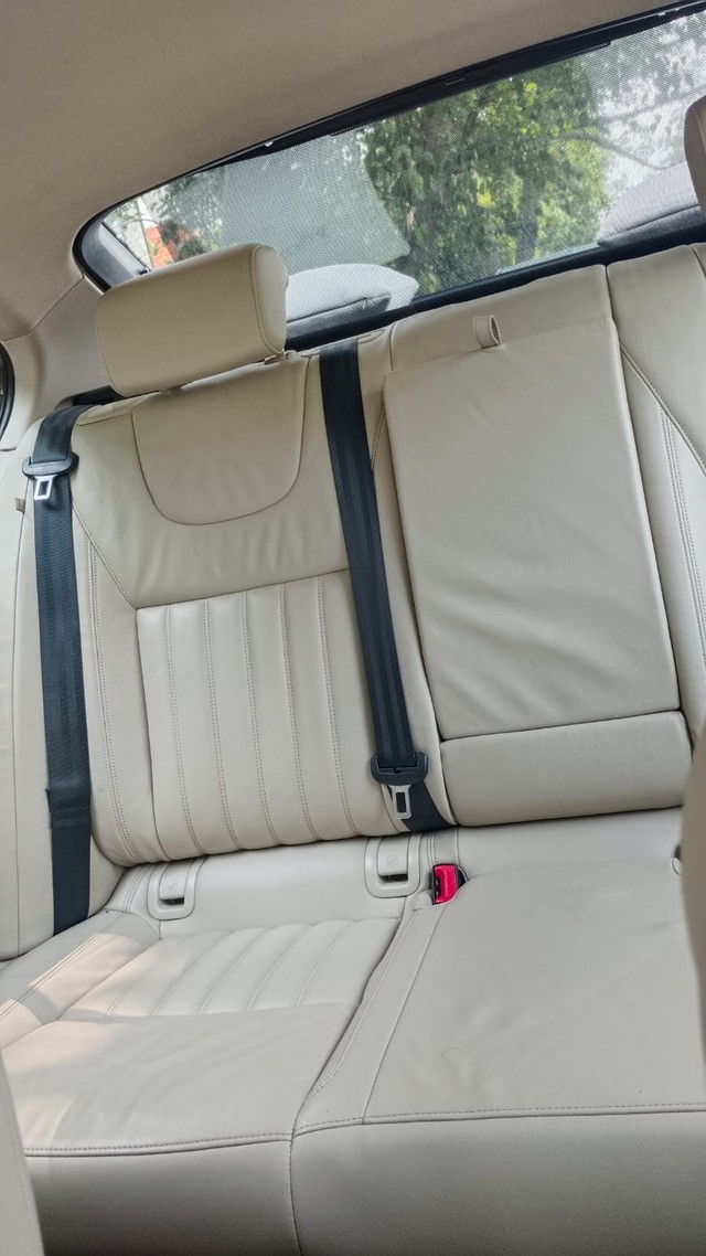 Second-hand 2020 Skoda Octavia 2.0 TDI AT L K for sale in New Delhi-9