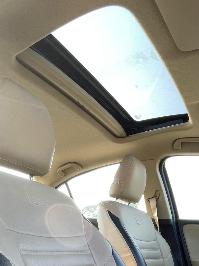 Second-hand 2019 Honda City i-VTEC CVT VX for sale in New Delhi-16