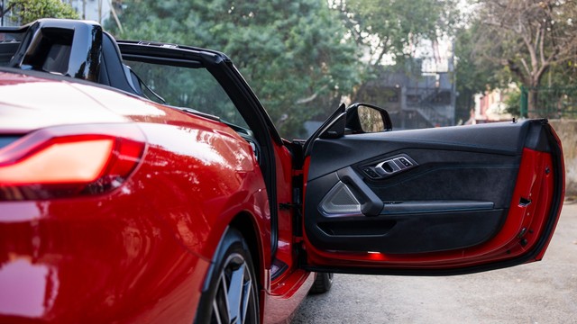 Second-hand 2024 BMW Z4 M40i for sale in New Delhi-5