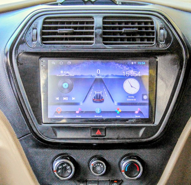 Second-hand 2017 Mahindra TUV 300 T6 Plus for sale in Ahmedabad-11