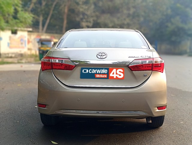 Second-hand 2015 Toyota Corolla Altis G MT for sale in New Delhi-1