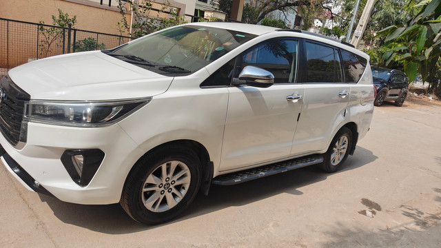 Second-hand 2017 Toyota Innova Crysta 2.4 ZX MT BSIV for sale in Hyderabad-7