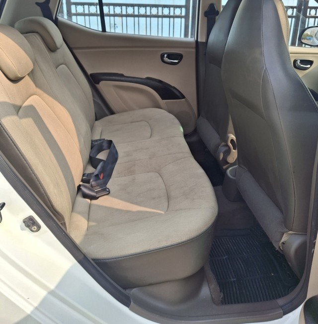 Second-hand 2012 Hyundai i10 Sportz AT for sale in Mumbai-7