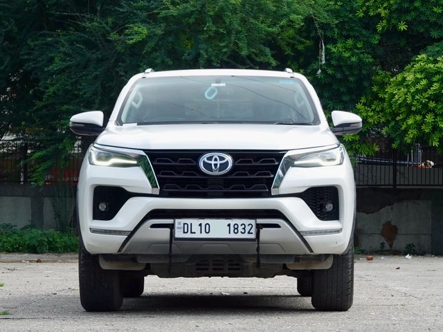 Second-hand 2024 Toyota Fortuner 4X2 AT for sale in New Delhi